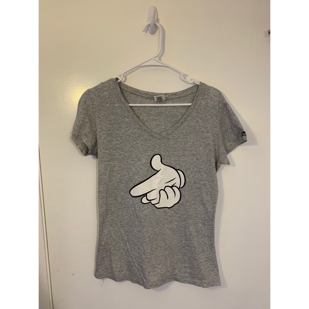 Crooks & Castles: short sleeve V neck